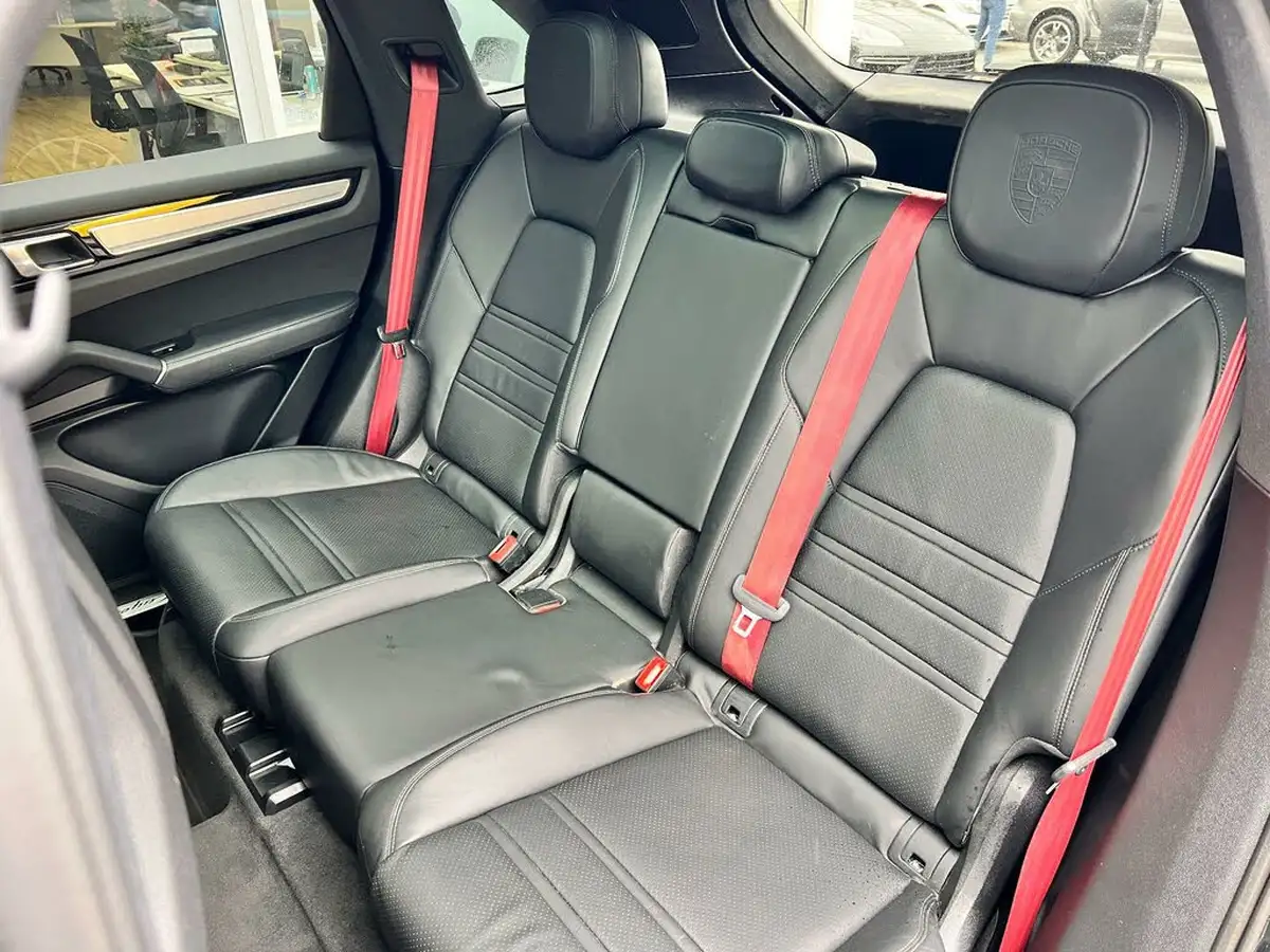2023-porsche-cayenne-30-v6-platinum-edition-station-wagon-big-16