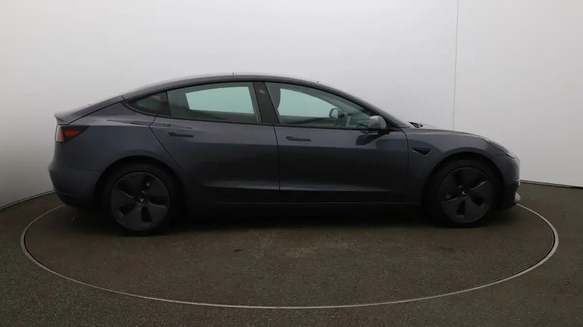 2021-tesla-model-3-e-long-range-awd-big-42