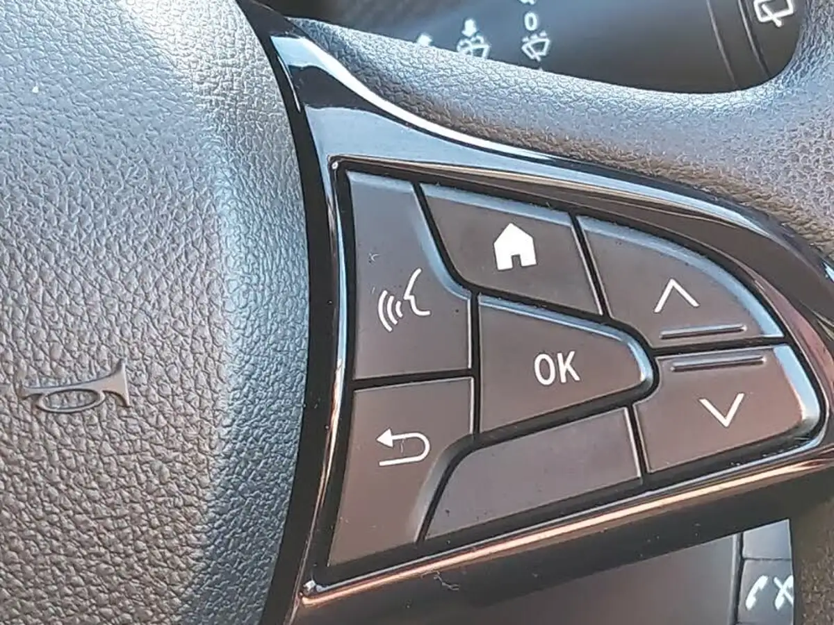 2021-dacia-sandero-10-sce-essential-big-14