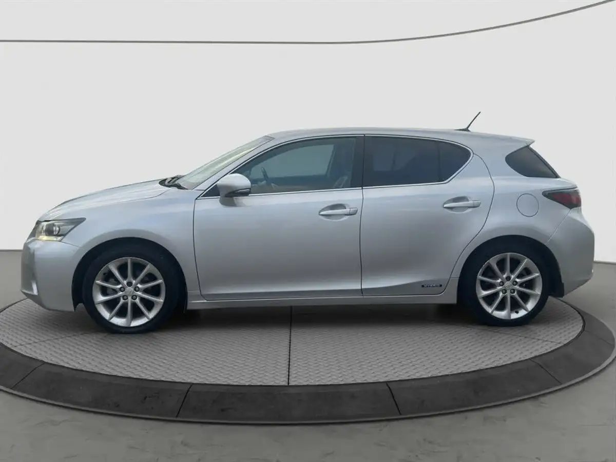 2011-lexus-ct-200h-18-se-l-big-12