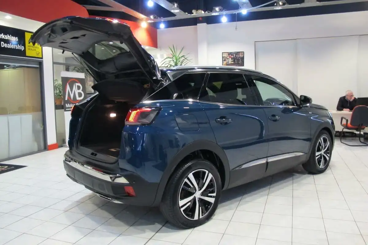 2022-peugeot-3008-suv-12-puretech-gt-big-61