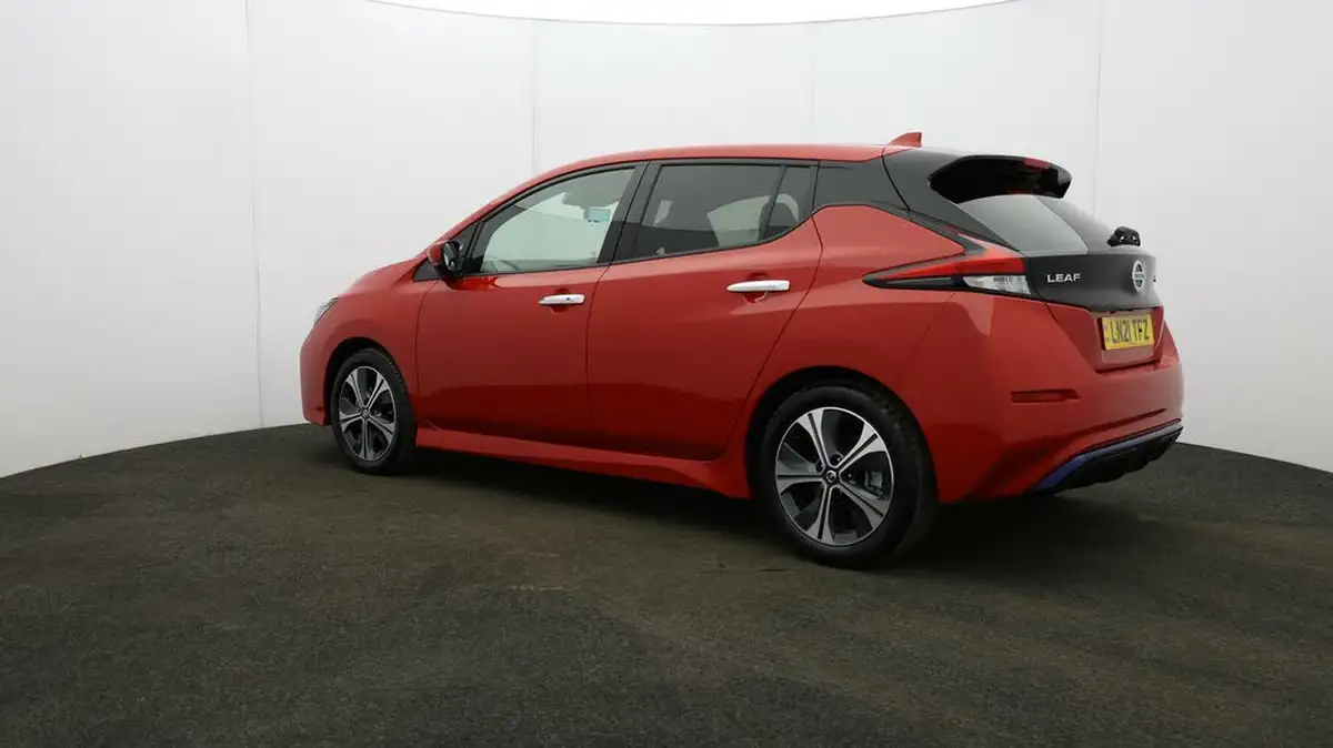 2021-nissan-leaf-e-tekna-big-4
