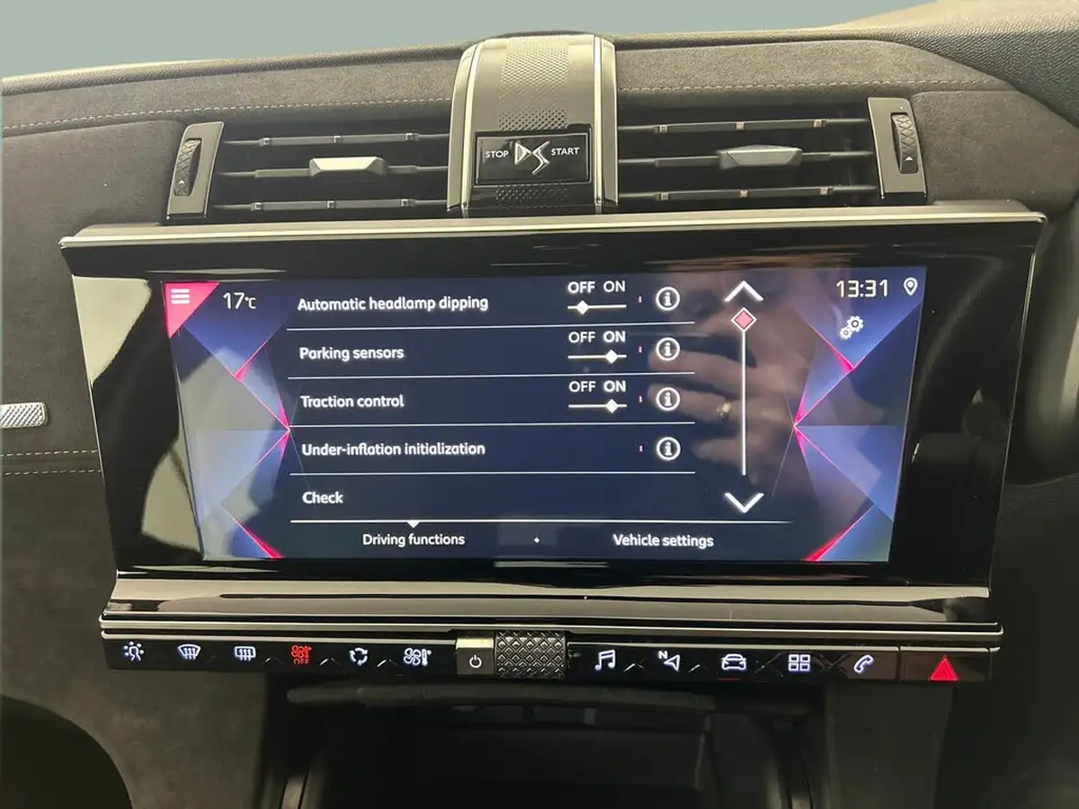 2019-ds-ds-7-crossback-16-puretech-performance-line-180ps-big-28