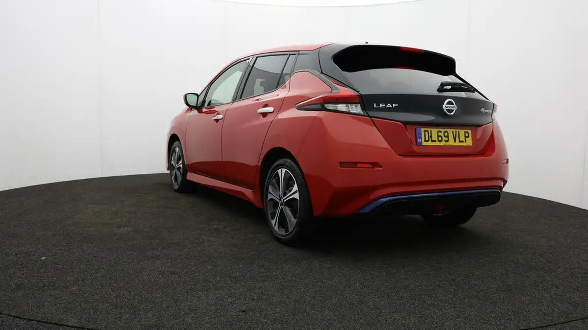 2020-nissan-leaf-e-e-tekna-big-77