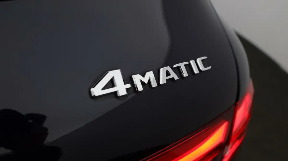 2018-mercedes-benz-glc-class-21d-glc220d-urban-edition-big-20