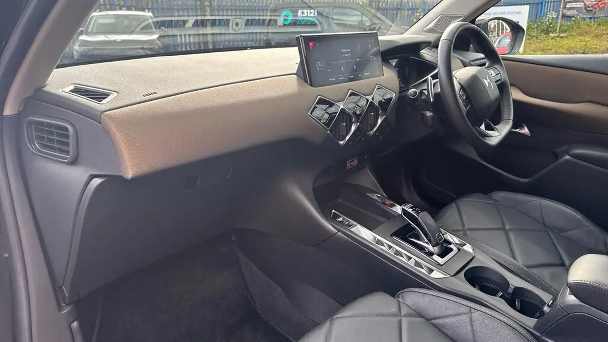 2019-ds-ds-3-crossback-12-puretech-prestige-130ps-eat8-big-11