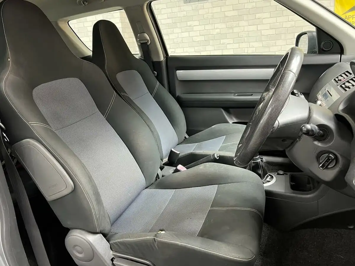 2009-suzuki-swift-13-attitude-big-10
