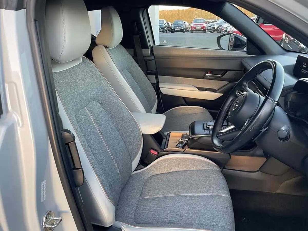 2021-mazda-mx-30-e-sport-lux-big-21
