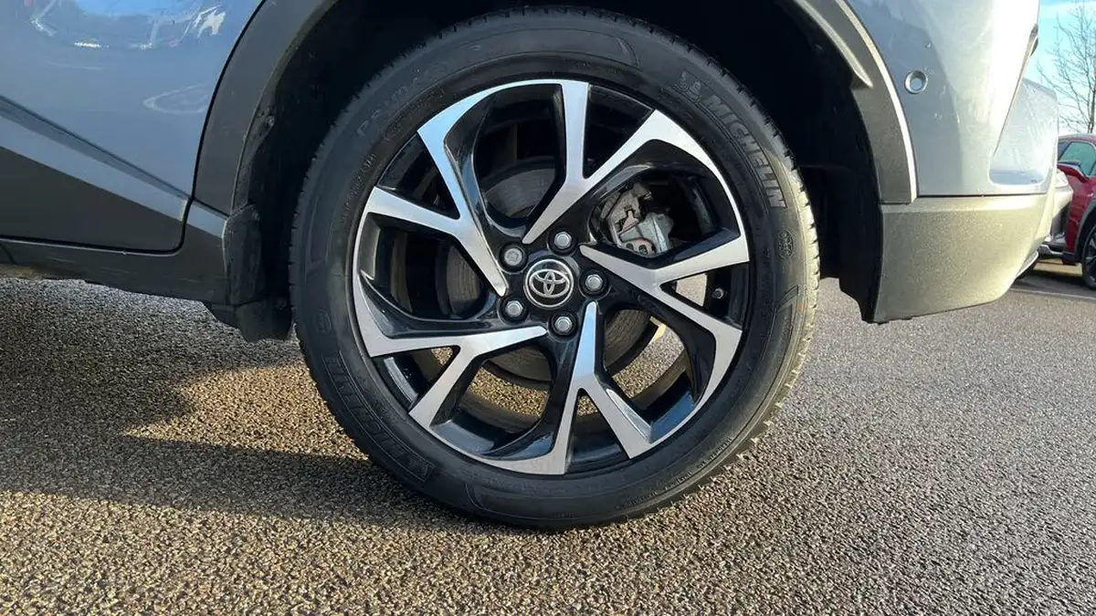 2021-toyota-c-hr-18-vvt-i-design-big-29