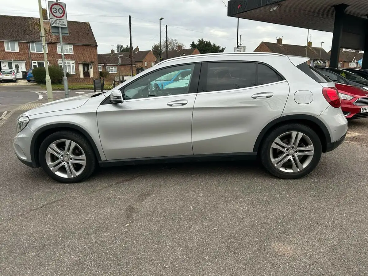 2014-mercedes-benz-gla-class-21cdi-se-premium-plus-136bhp-200-7g-dct-big-2