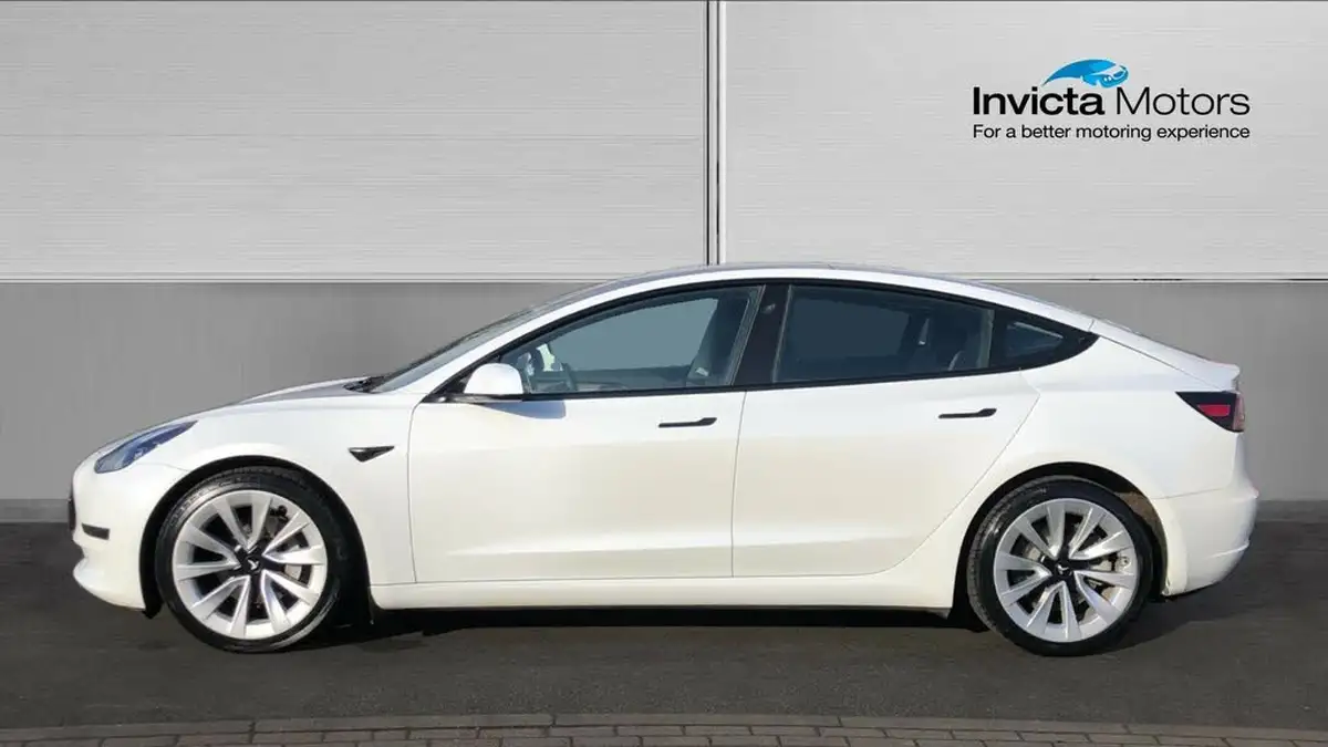 2021-tesla-model-3-e-long-range-awd-big-5