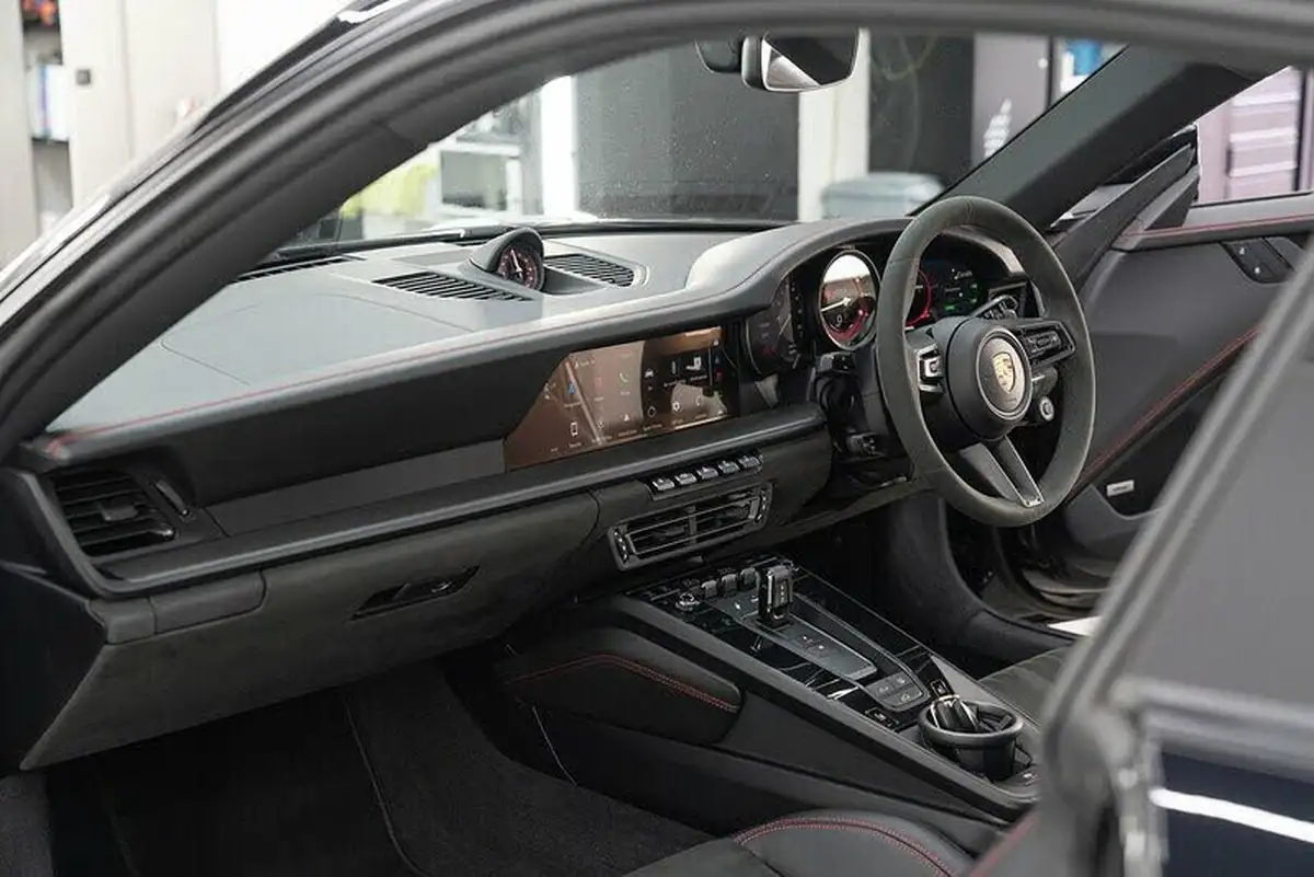 2022-porsche-911-30-carrera-gts-coupe-big-9