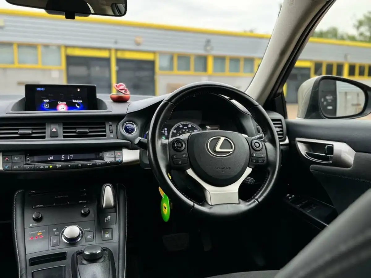 2018-lexus-ct-200h-18-se-plus-pack-big-41