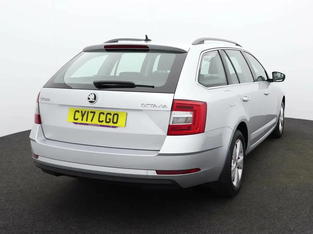 2017-skoda-octavia-16tdi-se-technology-115ps-estate-1596cc-big-4