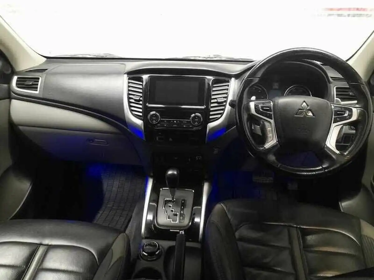 2019-mitsubishi-l200-24di-d-barbarian-eu6b-auto-big-9