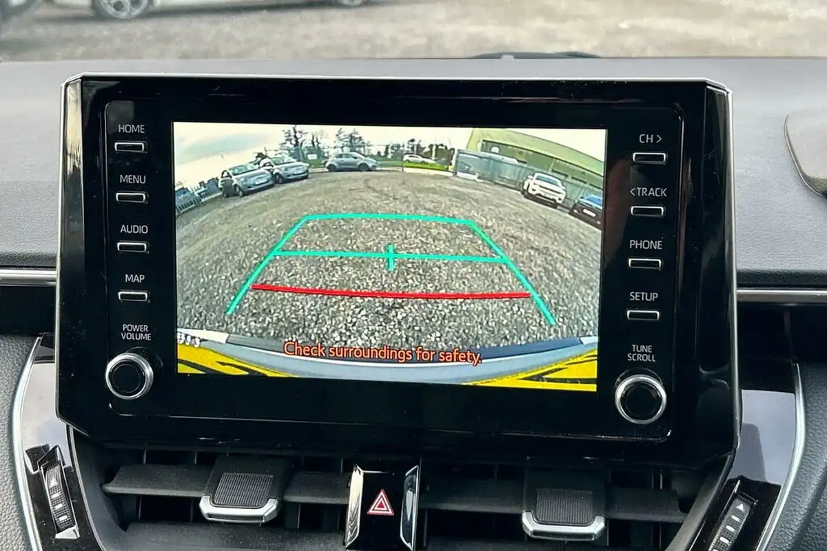 2019-toyota-corolla-20-vvt-i-design-panoramic-roofspare-wheel-touring-sports-big-22