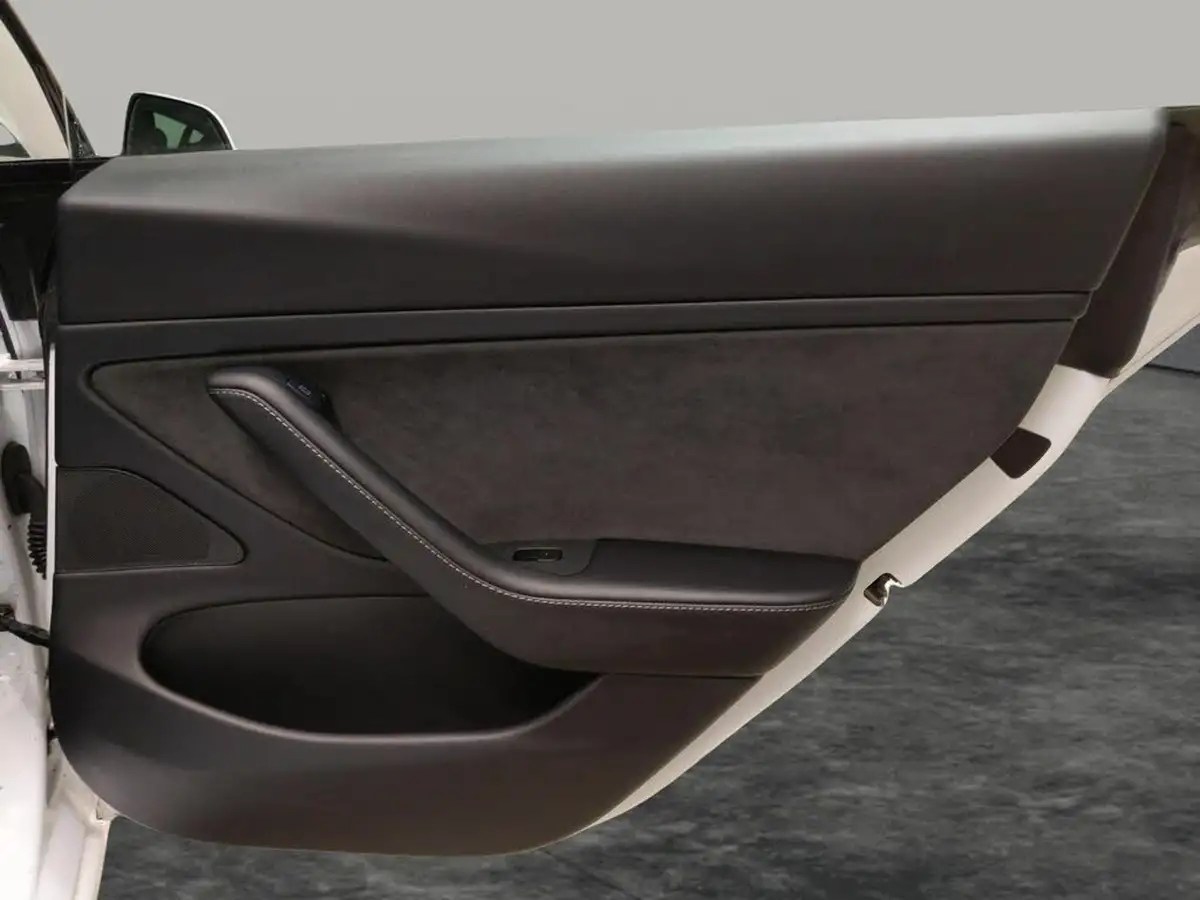 2020-tesla-model-3-e-long-range-big-27