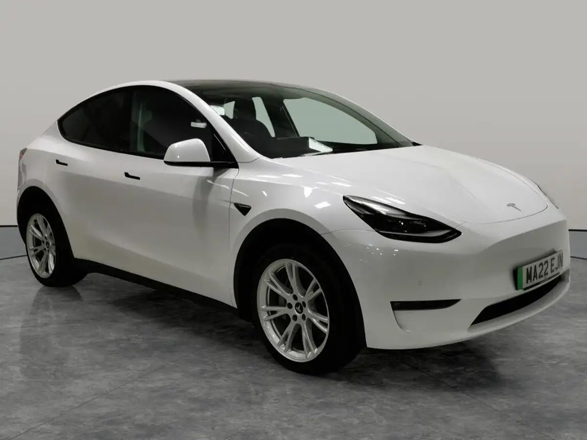 2022-tesla-model-y-e-long-range-big-12