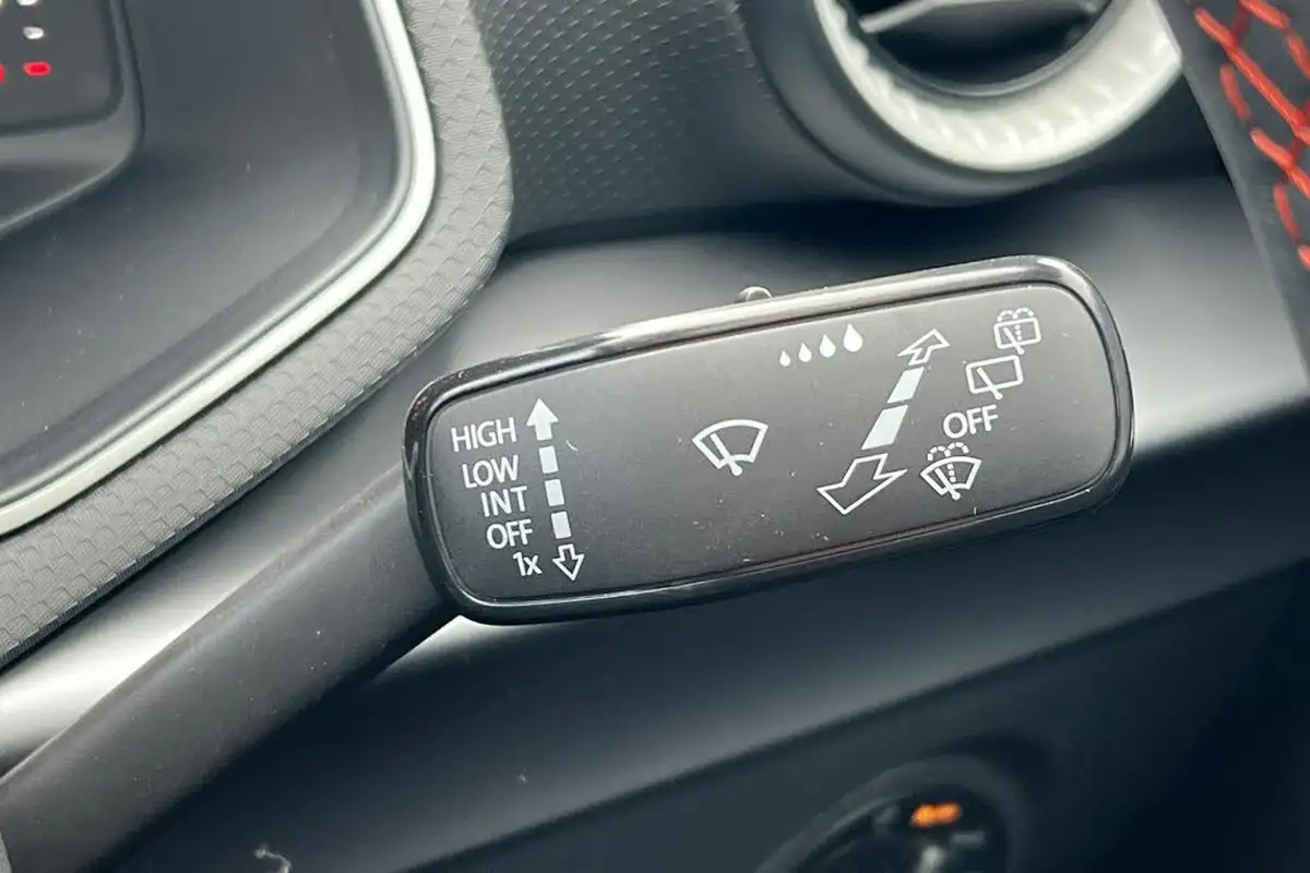 2024-seat-ibiza-10-tsi-anniversary-limited-edition-95ps-big-25