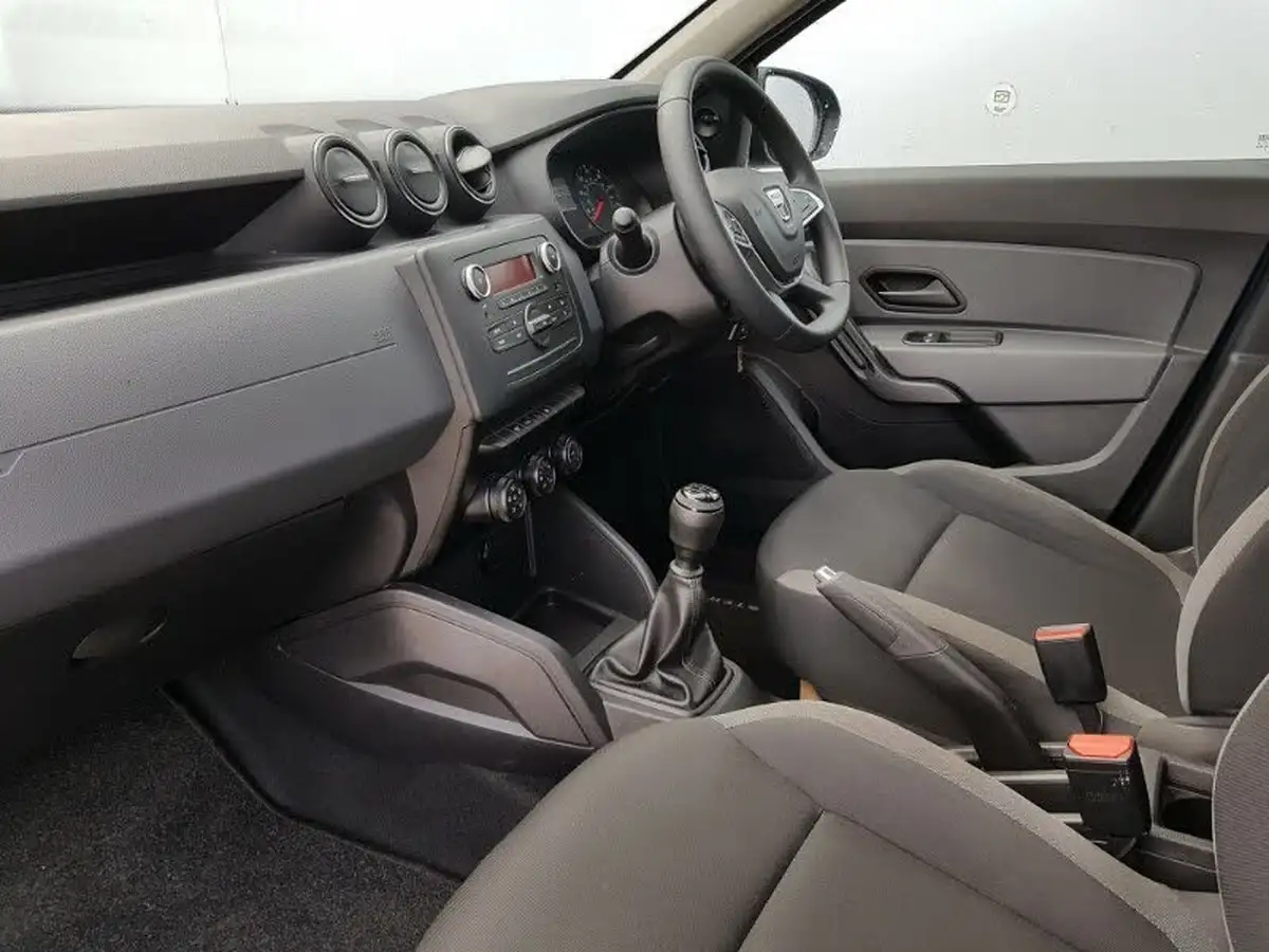 2019-dacia-duster-16-sce-essential-big-4