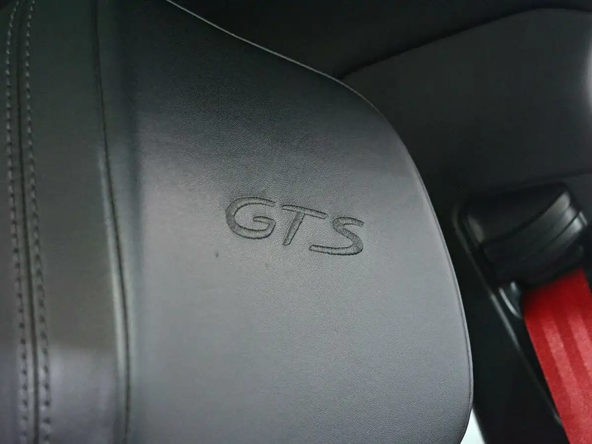 2016-porsche-macan-30-gts-big-22