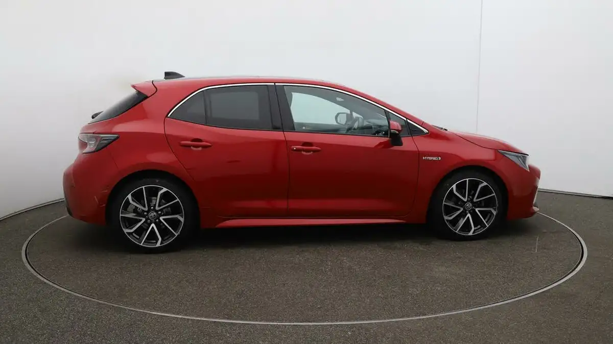 2021-toyota-corolla-18-vvt-i-excel-trk-hatchback-big-8
