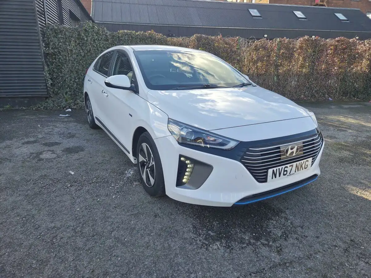 2018-hyundai-ioniq-16-gdi-premium-hybrid-big-0