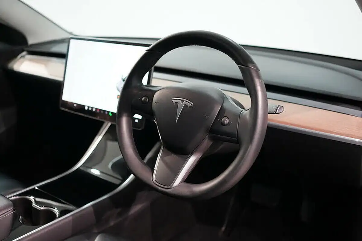 2019-tesla-model-3-e-standard-plus-big-39