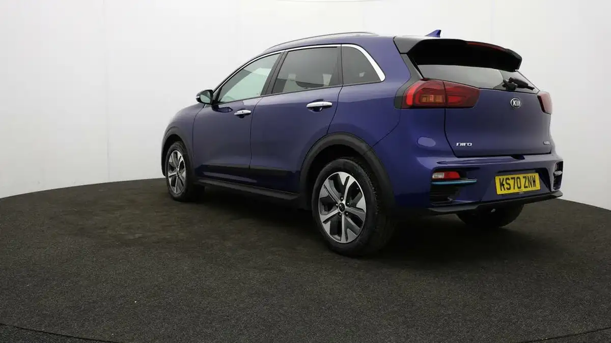 2021-kia-e-niro-ev-3-big-70