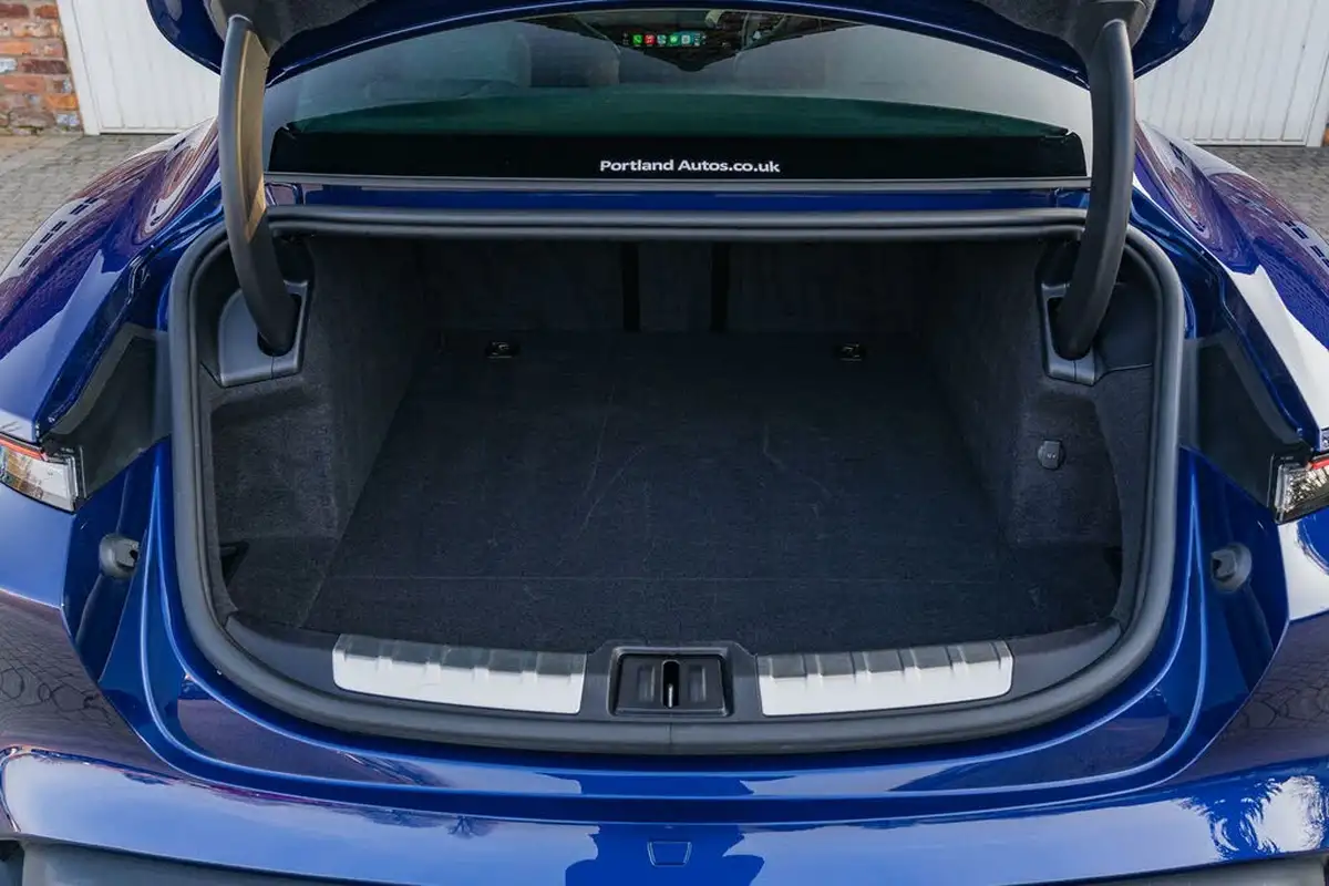 2020-porsche-taycan-e-turbo-big-20