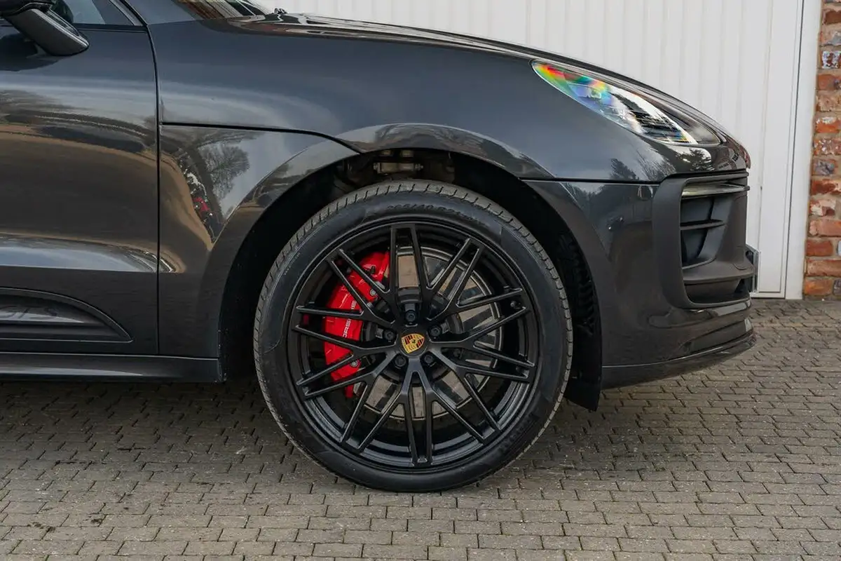2022-porsche-macan-29-v6-gts-big-21