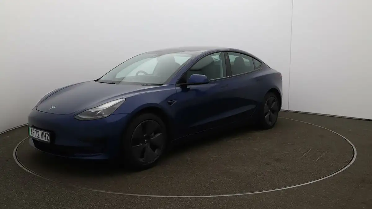 2022-tesla-model-3-e-rwd-big-60