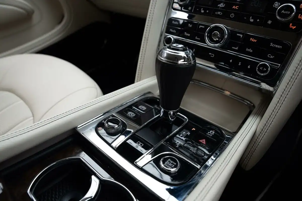 2012-bentley-mulsanne-675-big-22