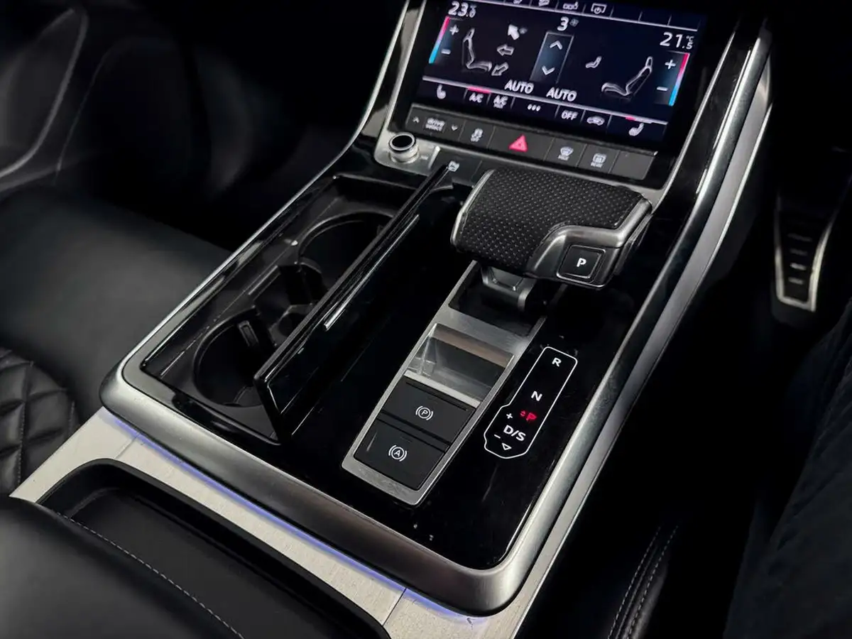 2020-audi-sq7-40tdi-big-37
