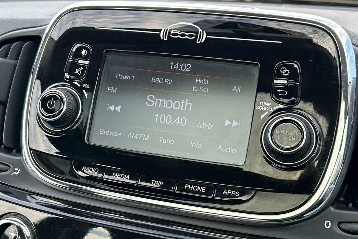 2016-fiat-500-12-lounge-big-9