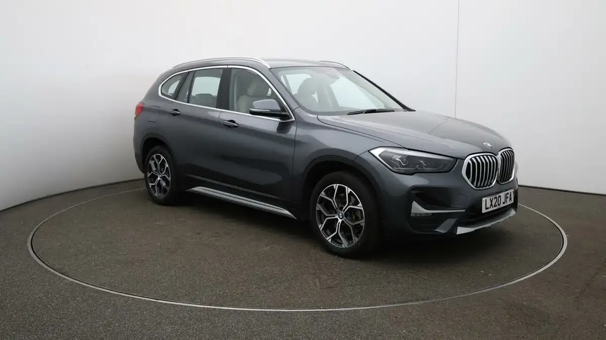 2020-bmw-x1-20-sdrive-20i-xline-big-35