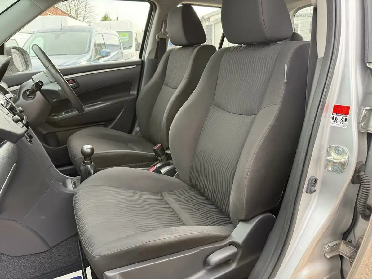 2013-suzuki-swift-12-sz2-5d-big-11
