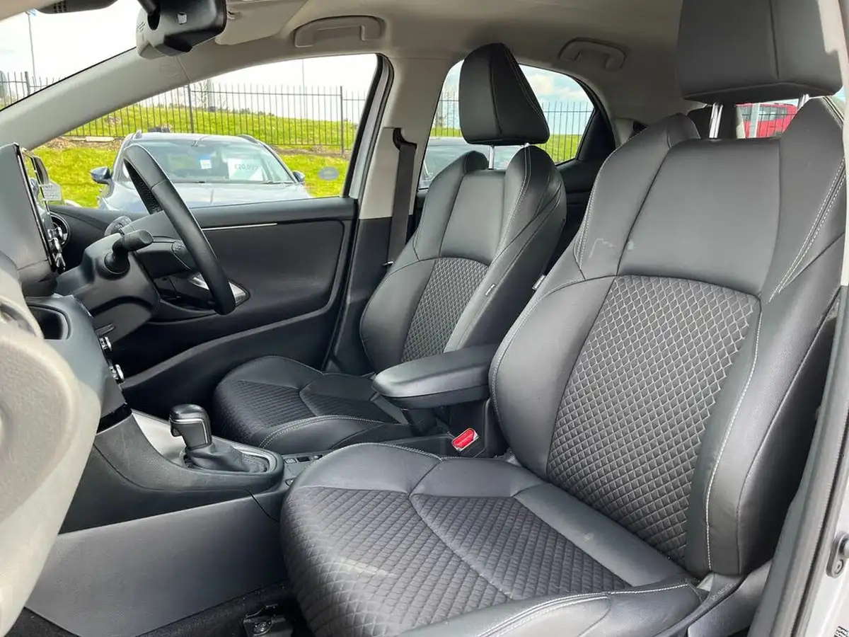2023-mazda-mazda2-15-select-big-32