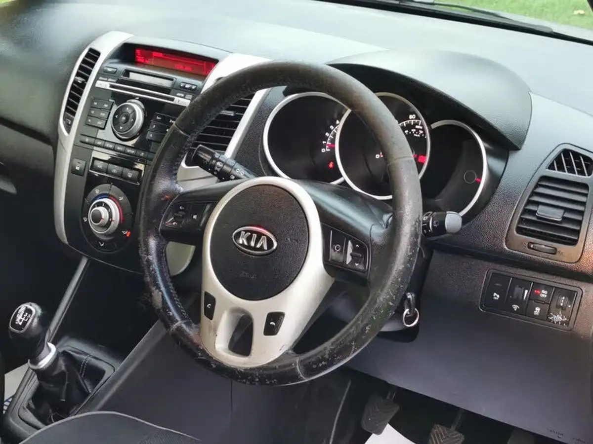 2012-kia-venga-14-2-big-11
