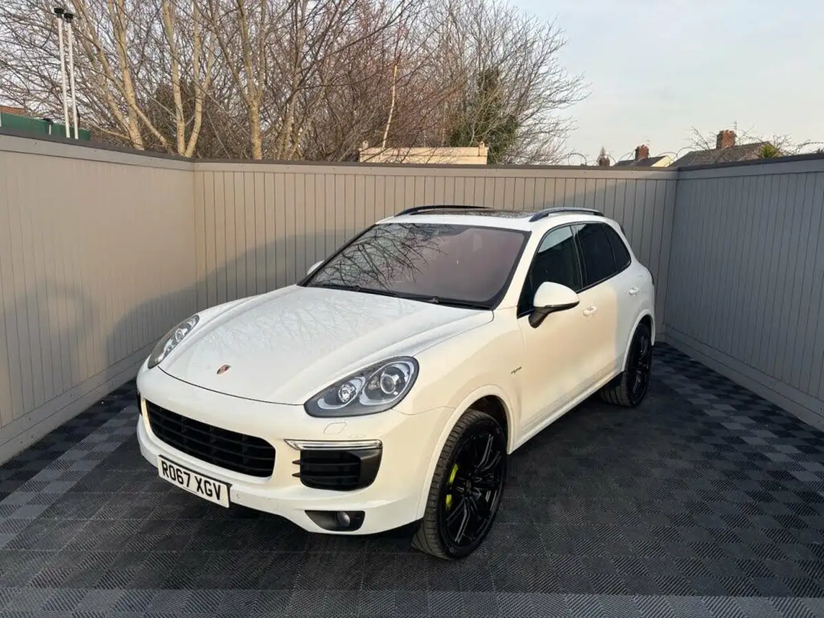 2017-porsche-cayenne-30-s-e-hybrid-platinum-edition-big-1