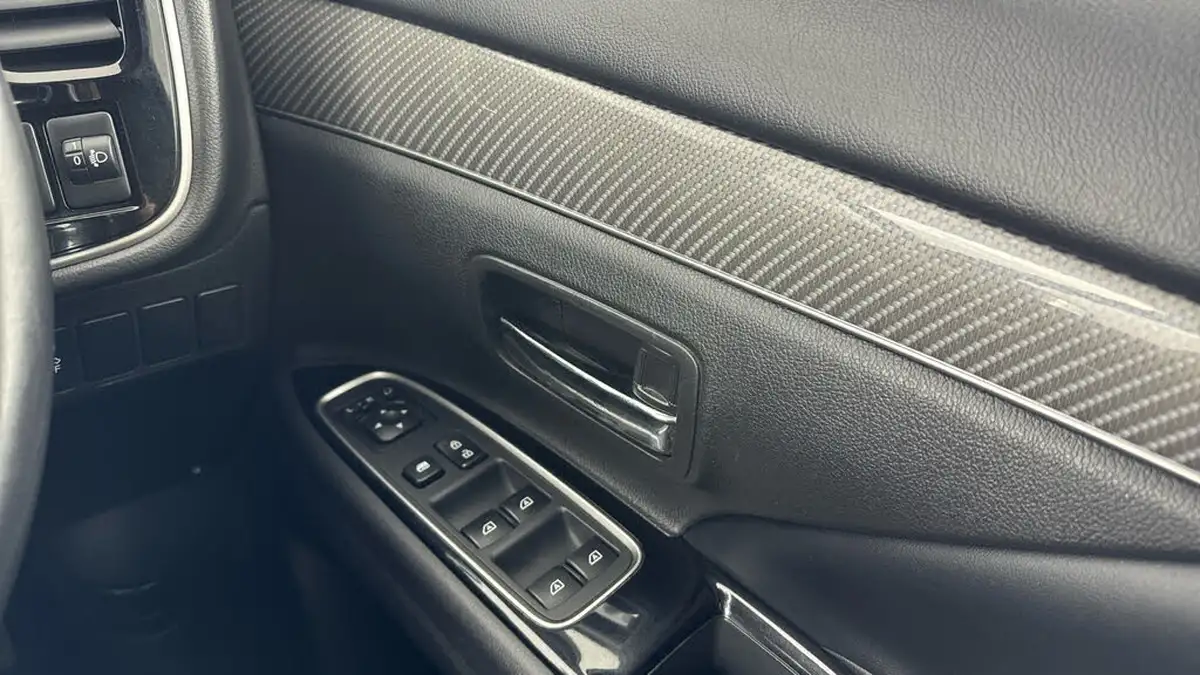 2021-mitsubishi-outlander-24-dynamic-phev-big-19