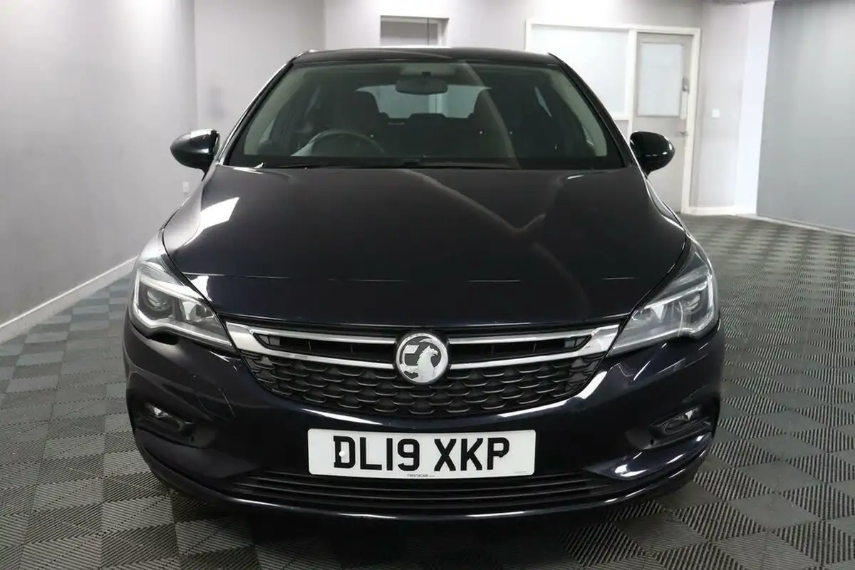 2019-vauxhall-astra-10i-turbo-design-hatchback-big-1