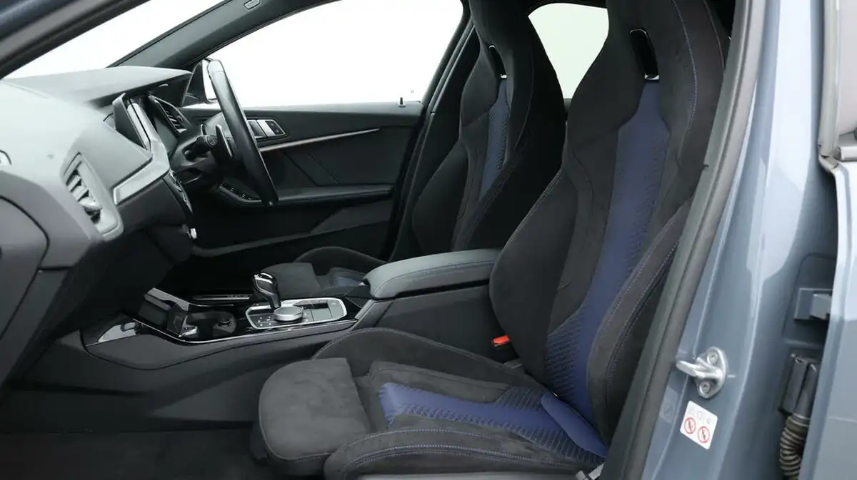 2021-bmw-1-series-20-m135i-xdrive-big-14