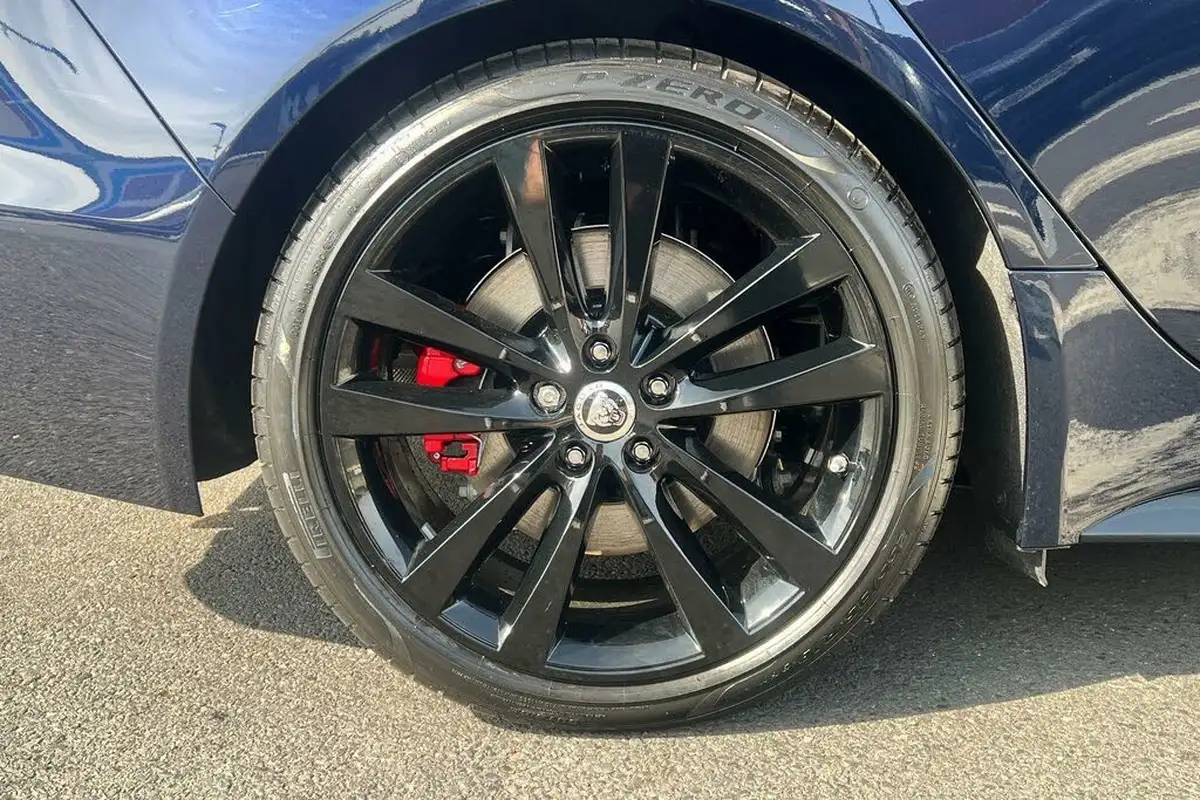 2024-jaguar-xe-20-p250-r-dynamic-hse-black-big-13