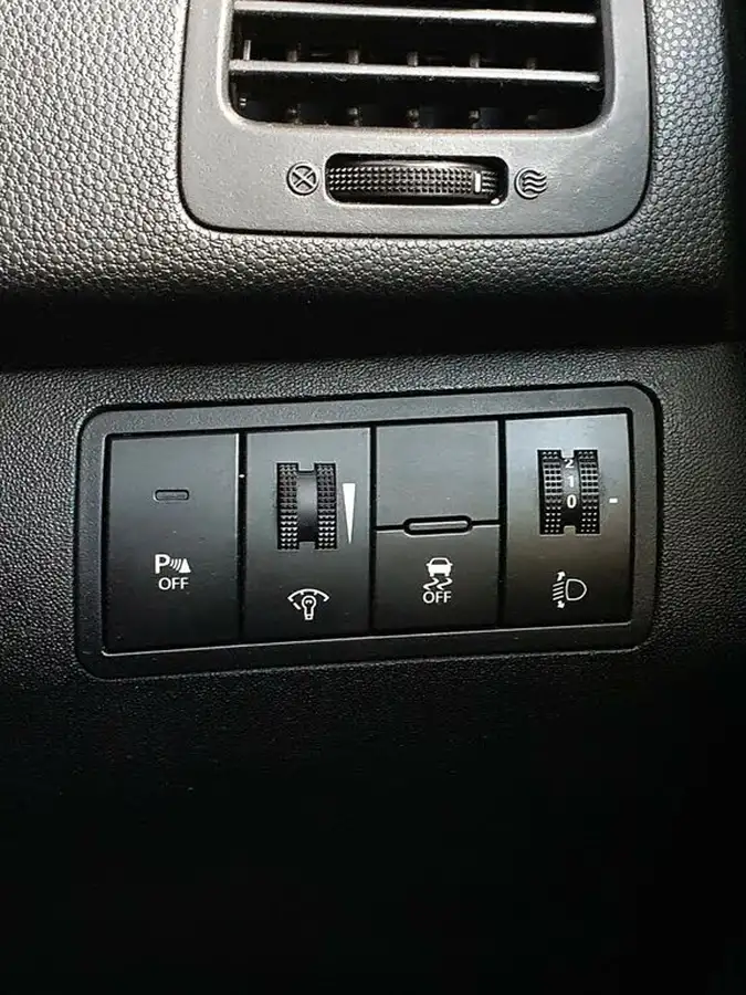 2014-hyundai-ix20-16-active-125ps-big-41