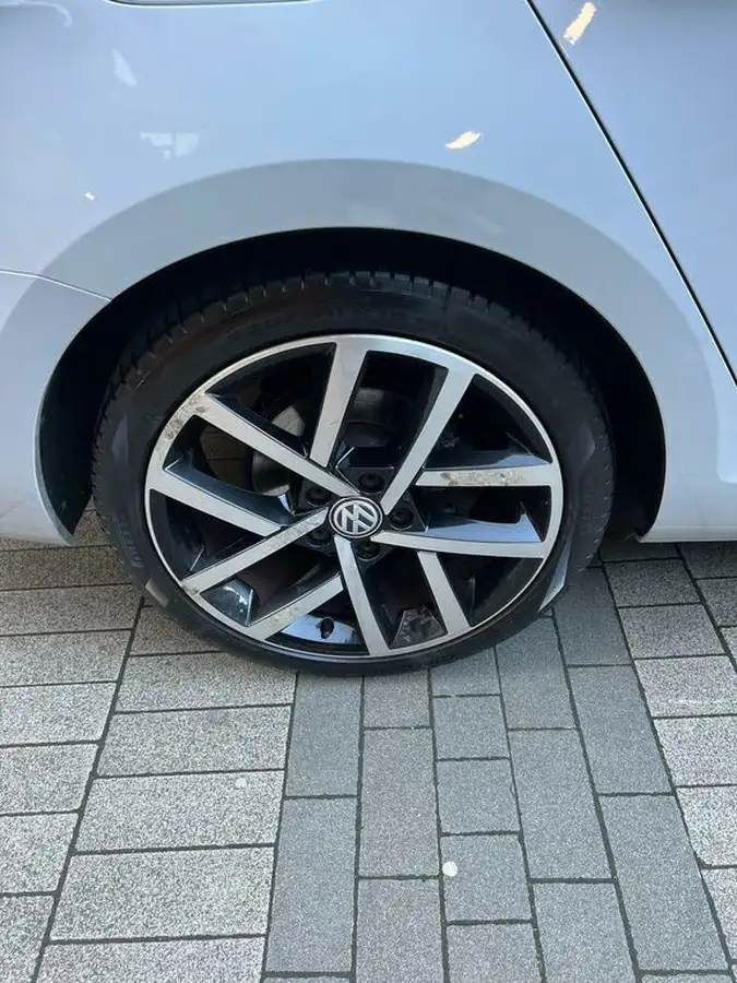 2017-volkswagen-golf-15-tsi-gt-150ps-estate-5d-dsg-big-29