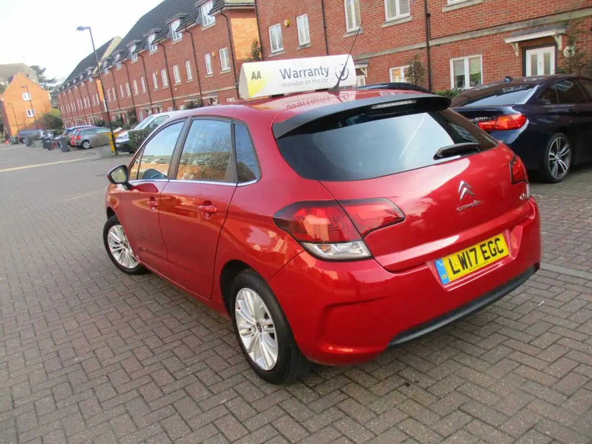 2017-citroen-c4-12-puretech-feel-big-9