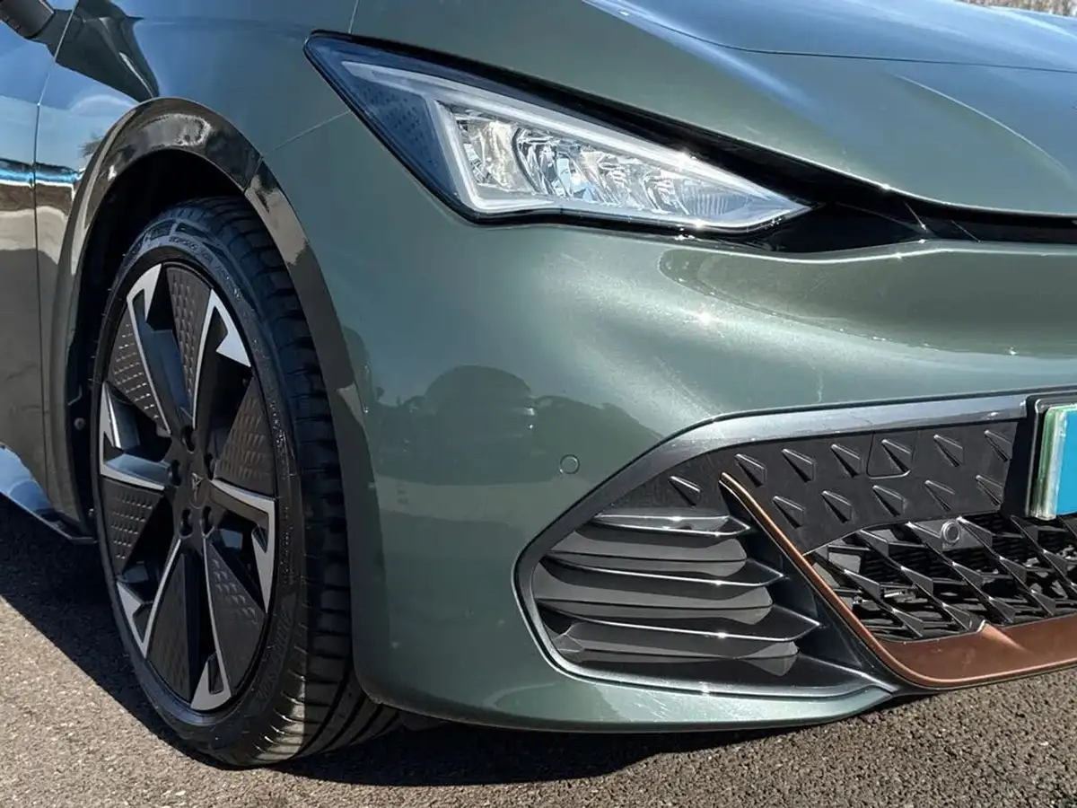 2024-cupra-born-e-vz-big-15
