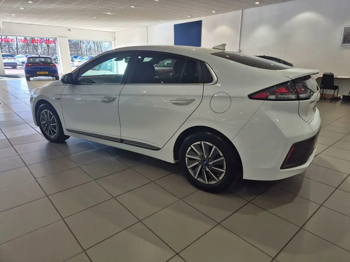 2021-hyundai-ioniq-e-premium-se-electric-100kw-big-5