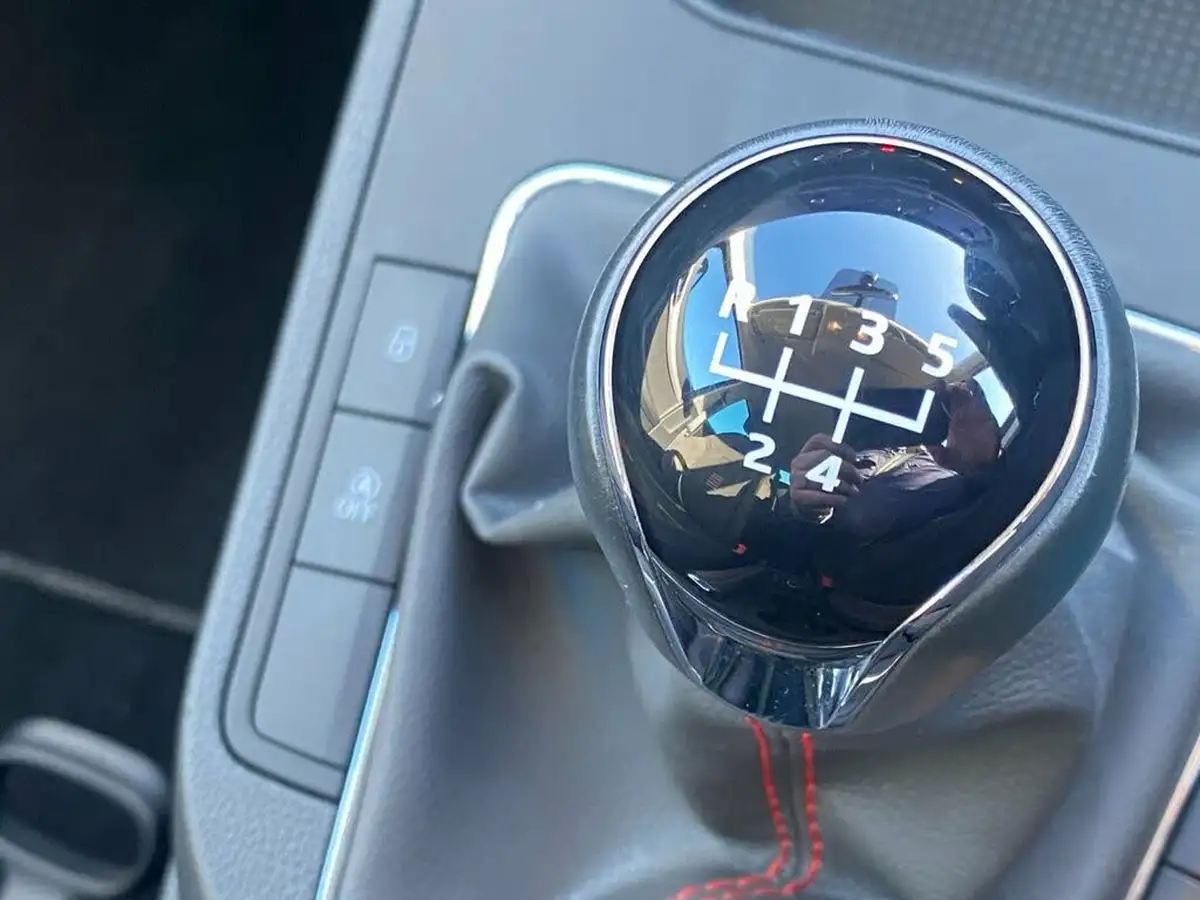 2019-seat-ibiza-10-mpi-fr-big-48